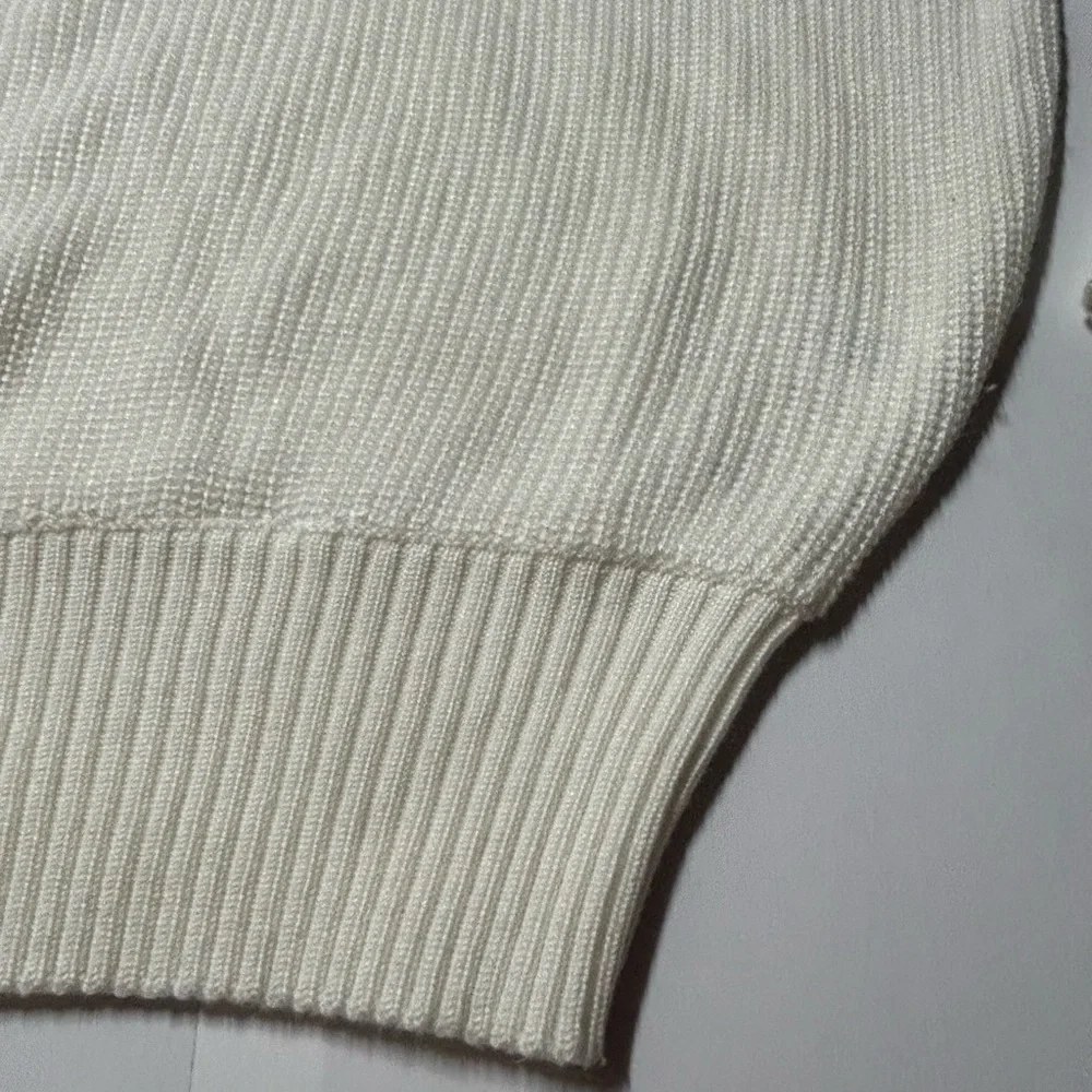 New York and Co women’s‎ size XL cable knit sweater with front peep hole